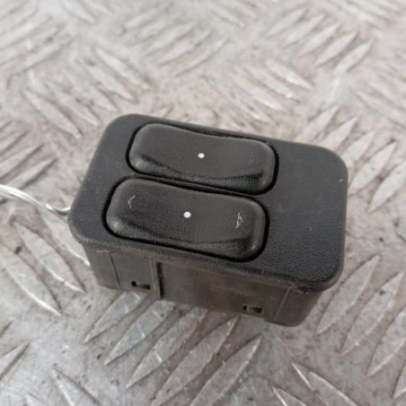 Interrupteur de leve vitre avant gauche OPEL MERIVA A Photo n°1