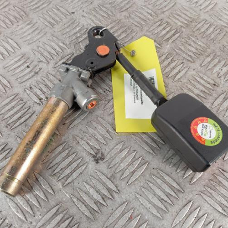 Attache ceinture avant gauche CITROEN SAXO