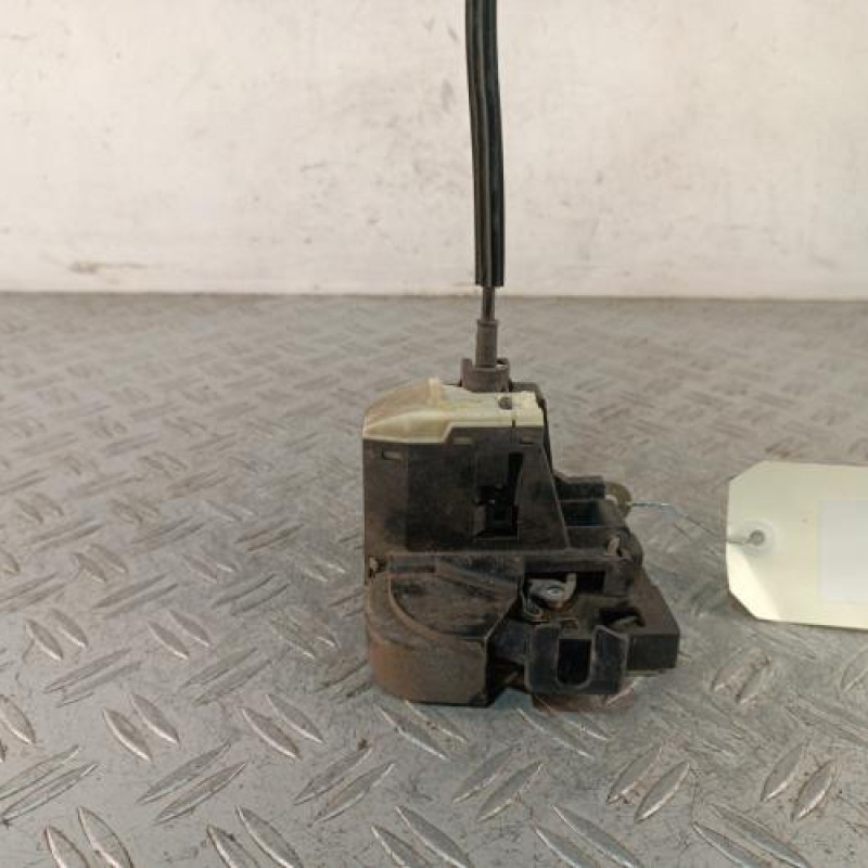 Serrure avant droit RENAULT CLIO 2