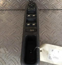 Interrupteur de leve vitre avant gauche PEUGEOT 5008 1 Photo n°1