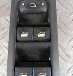 Interrupteur de leve vitre avant gauche PEUGEOT 5008 1