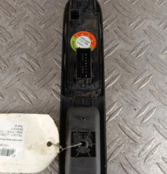 Interrupteur de leve vitre avant gauche PEUGEOT 5008 1 Photo n°4