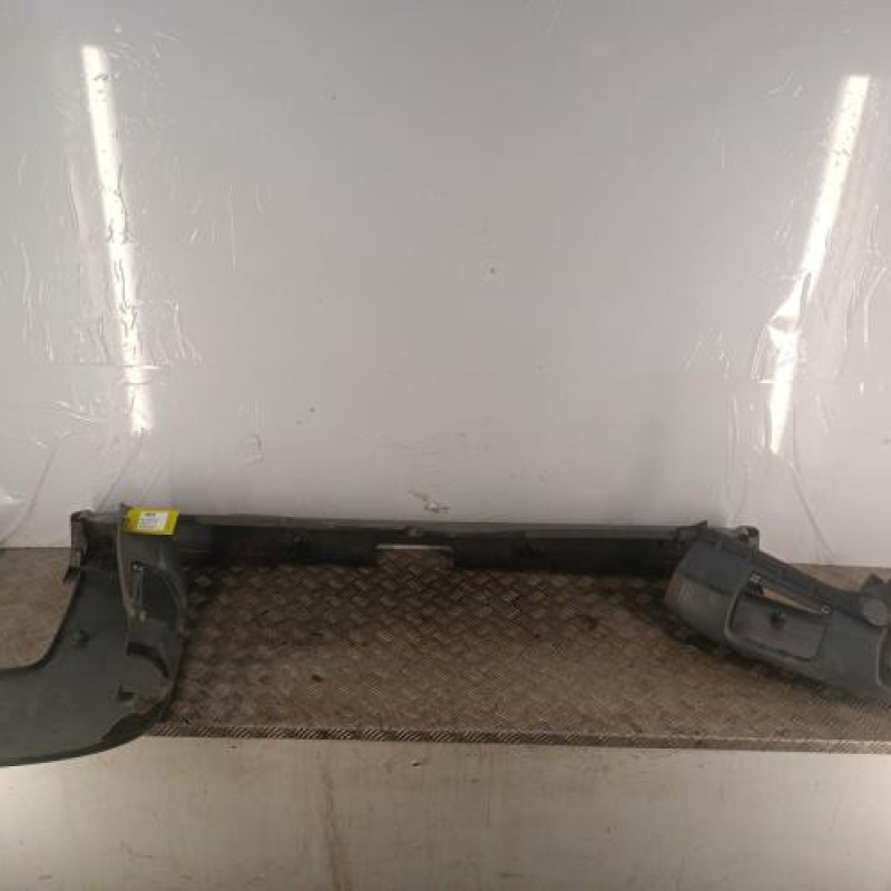 Pare choc arriere RENAULT TRAFIC 2
