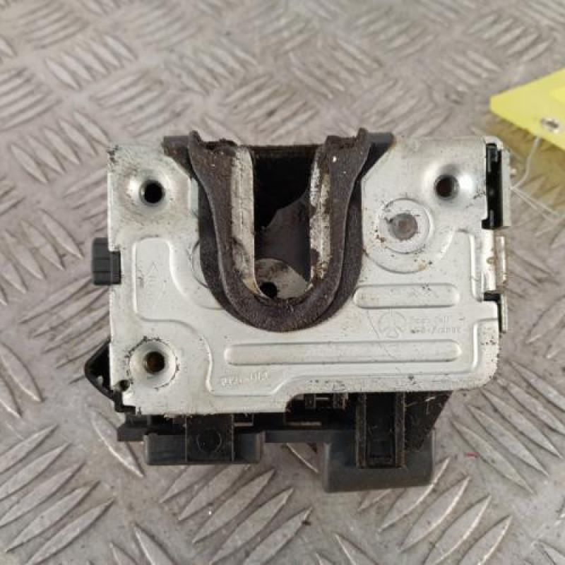 Serrure avant droit DACIA DUSTER 1