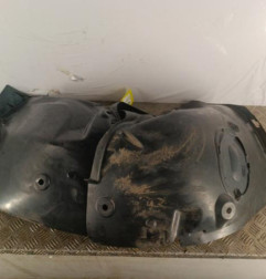 Pare boue avant droit RENAULT MEGANE 2 Photo n°1