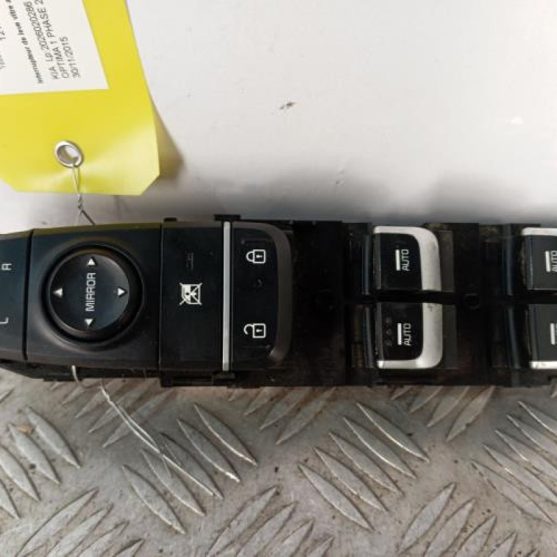 Interrupteur de leve vitre avant gauche KIA OPTIMA 1