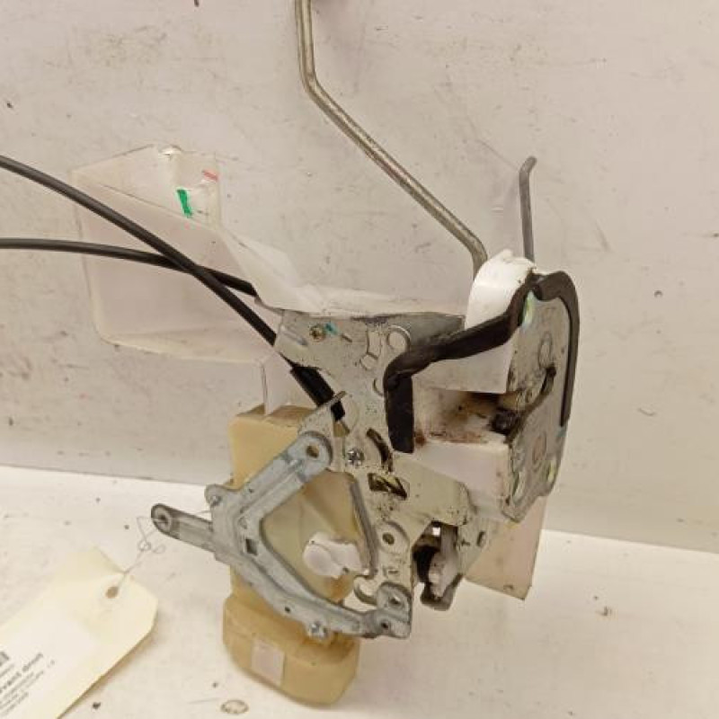 Serrure avant droit TOYOTA CELICA 5