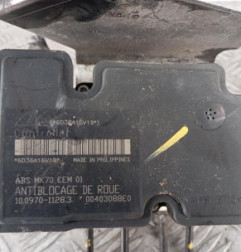 Bloc ABS (freins anti-blocage) PEUGEOT 206 Photo n°3