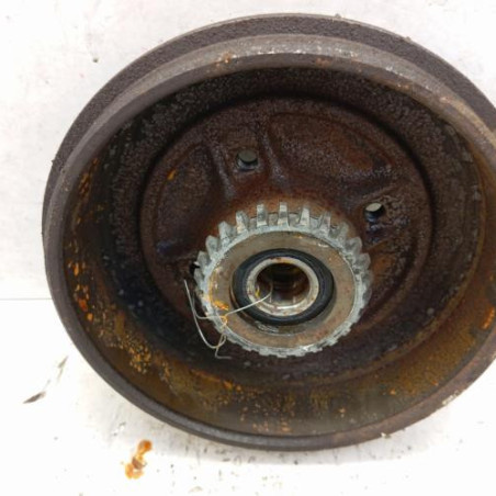 Tambour arriere droit RENAULT CLIO 2