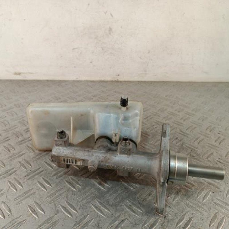 Maitre cylindre (freinage) RENAULT TRAFIC 2