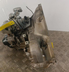 Boite de vitesses OPEL CORSA E Photo n°4
