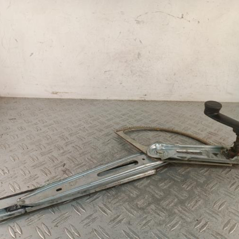 Leve vitre mecanique arriere gauche OPEL ZAFIRA A