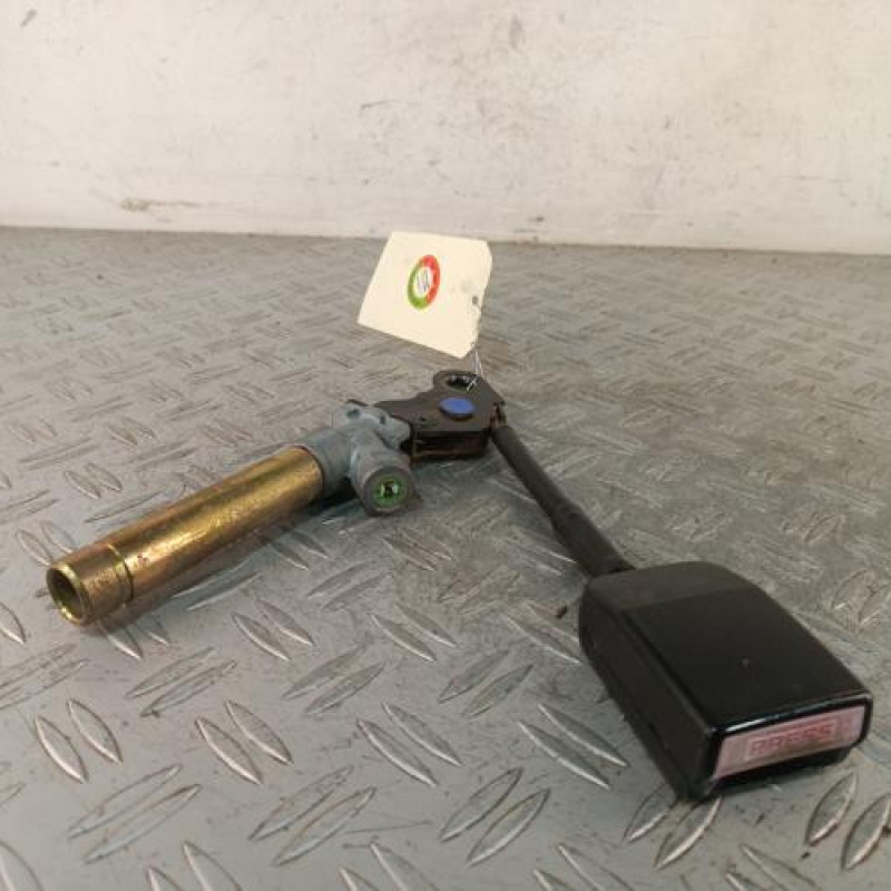 Attache ceinture avant gauche PEUGEOT 306