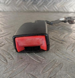 Attache ceinture arriere gauche PEUGEOT 5008 1 Photo n°1