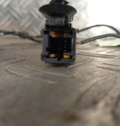 Attache ceinture arriere gauche PEUGEOT 5008 1