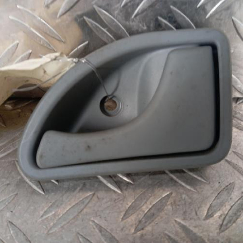 Poignee interieur avant droit RENAULT TWINGO 1