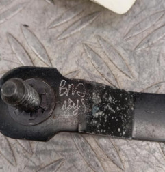 Attache ceinture avant gauche RENAULT CLIO 3 Photo n°5