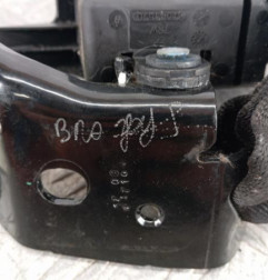 Attache ceinture arriere gauche RENAULT CLIO 3 Photo n°3