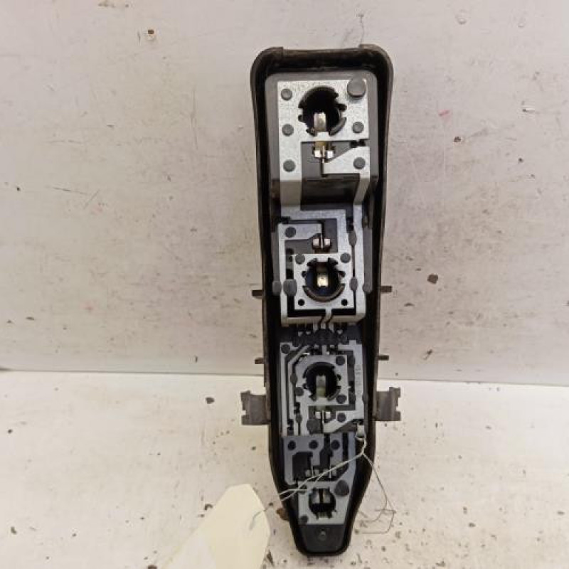 Platine feu arriere droit RENAULT SCENIC 2