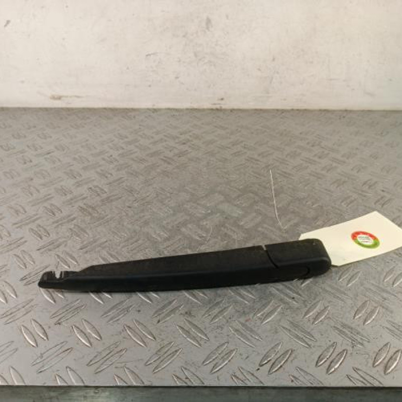 Bras essuie glace arriere RENAULT TWINGO 3 Bras essuie glace arriere RENAULT TWINGO 3