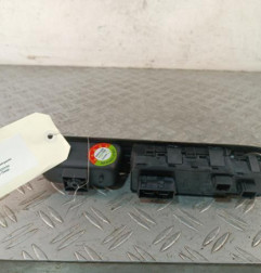 Interrupteur de leve vitre avant gauche PEUGEOT 5008 1