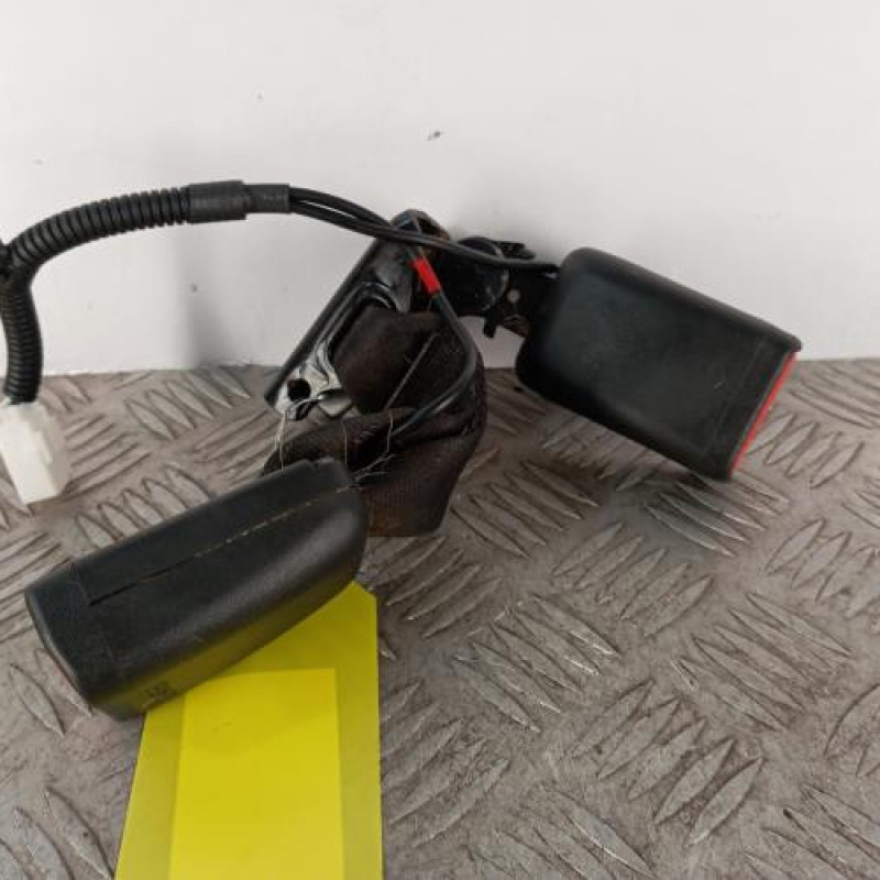 Attache ceinture arriere gauche KIA OPTIMA 1