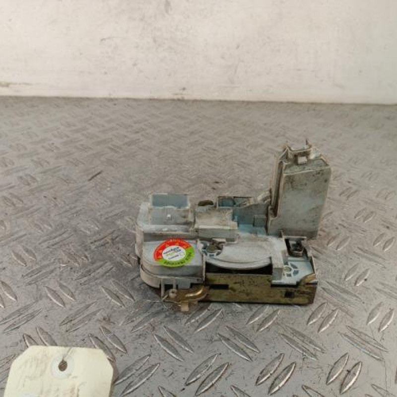 Serrure avant droit PEUGEOT 307 Serrure avant droit PEUGEOT 307