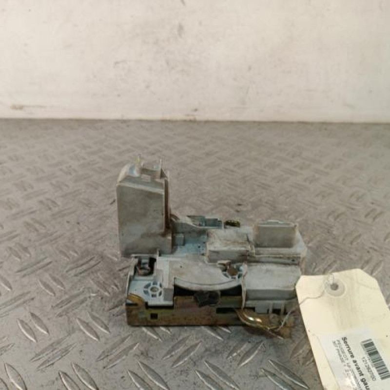 Serrure avant gauche PEUGEOT 307