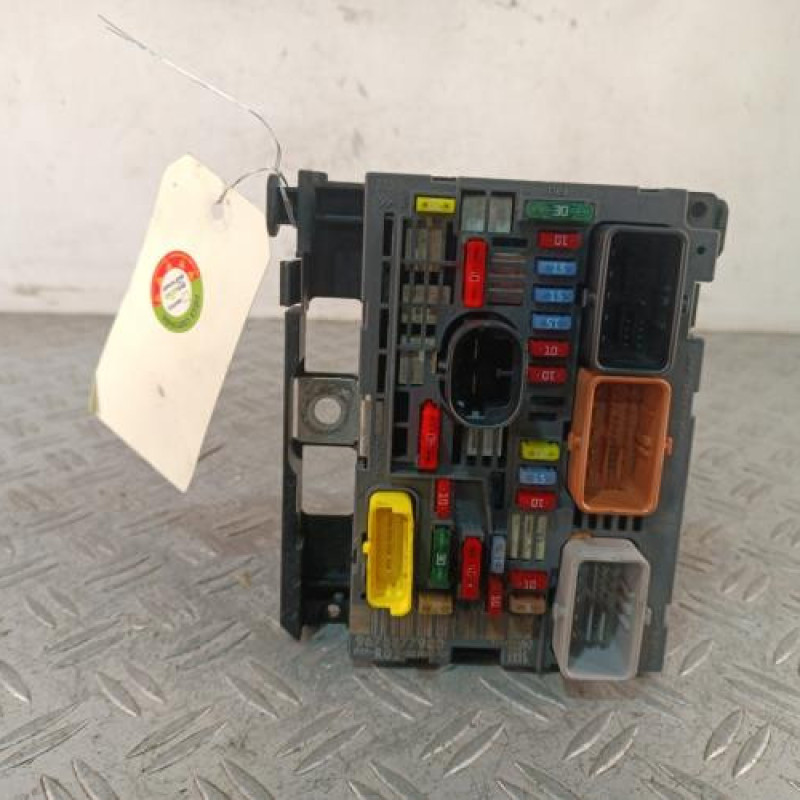 Boitier servitude moteur (BSM) PEUGEOT 5008 1