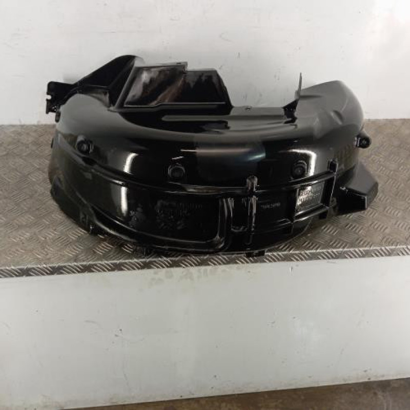Pare boue arriere droit PEUGEOT 3008 2