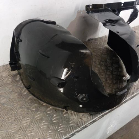 Pare boue avant droit PEUGEOT 208 1