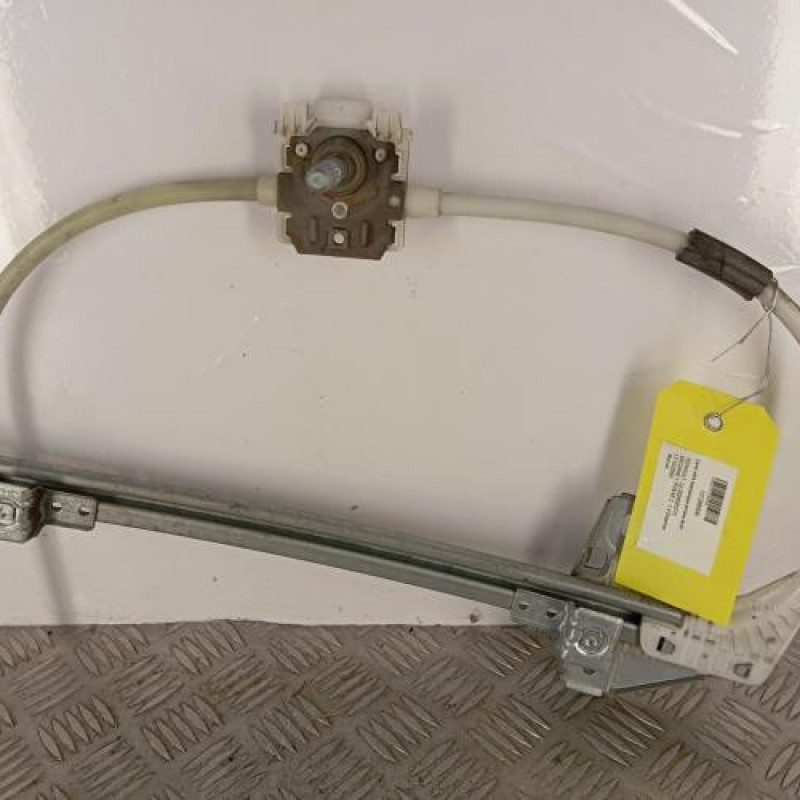 Leve vitre mecanique arriere droit RENAULT MEGANE 1