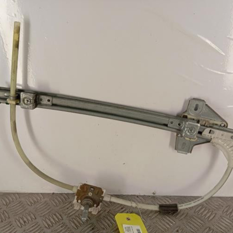 Leve vitre mecanique arriere gauche RENAULT MEGANE 1