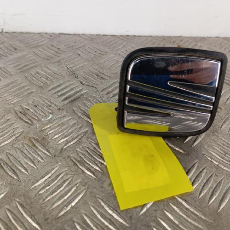 Poignee hayon SEAT IBIZA 4