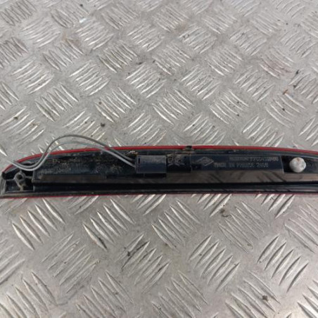 Feu arriere stop central RENAULT CLIO 2 CAMPUS