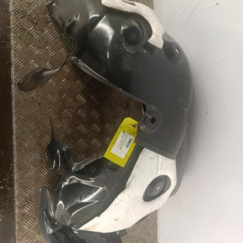 Pare boue avant droit RENAULT MEGANE 3 Pare boue avant droit RENAULT MEGANE 3