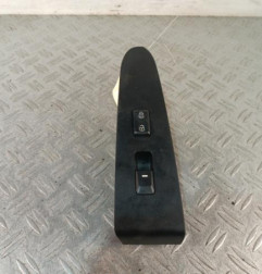 Interrupteur de leve vitre avant droit KIA SPORTAGE 3 Photo n°1