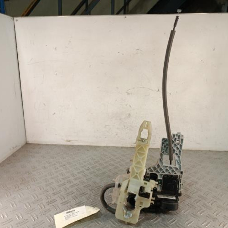 Serrure avant droit KIA SPORTAGE 3