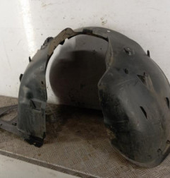 Pare boue avant droit PEUGEOT 208 1