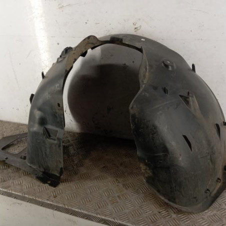 Pare boue avant droit PEUGEOT 208 1
