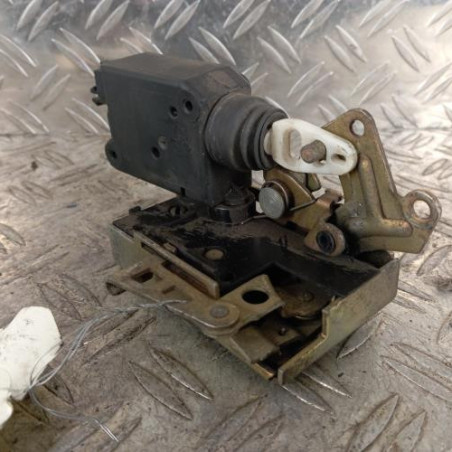 Serrure arriere gauche PEUGEOT 405