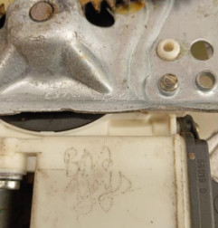 Leve vitre electrique avant gauche TOYOTA COROLLA 10 Photo n°5