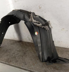 Pare boue avant droit TOYOTA YARIS 2 Photo n°1