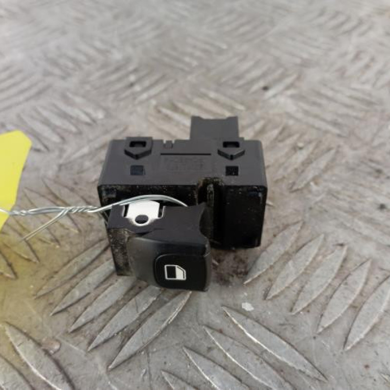 Interrupteur de leve vitre avant droit KIA PICANTO 3