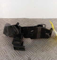 Attache ceinture arriere gauche RENAULT CLIO 3