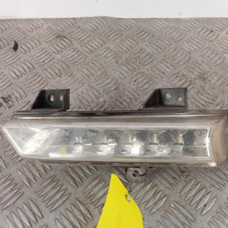 Feu diurne avant droit RENAULT MEGANE 3 Feu diurne avant droit RENAULT MEGANE 3