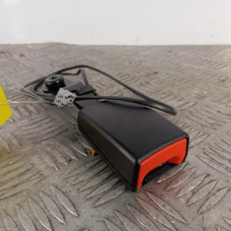 Attache ceinture avant gauche FIAT GRANDE PUNTO