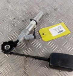 Attache ceinture avant droit RENAULT CLIO 2 Photo n°1