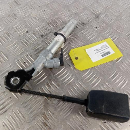 Attache ceinture avant droit RENAULT CLIO 2 Photo n°1