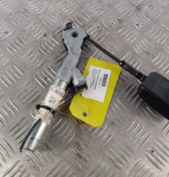Attache ceinture avant droit RENAULT CLIO 2